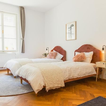 Top Location City Centre Condo In Historic Building With Free Garage Parking Ljubljana Exteriör bild