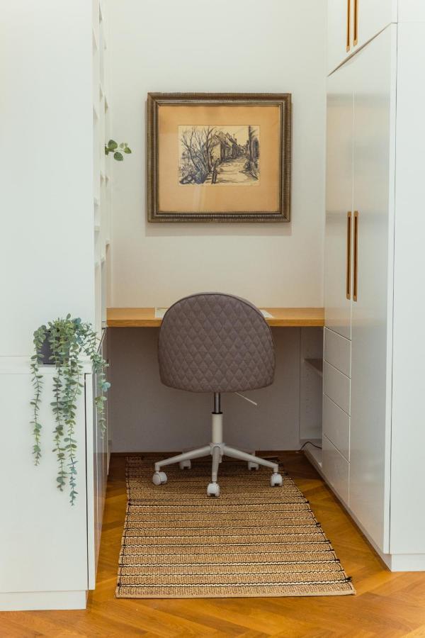 Top Location City Centre Condo In Historic Building With Free Garage Parking Ljubljana Exteriör bild