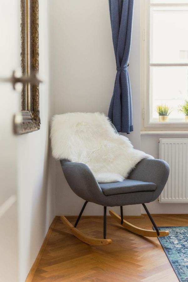 Top Location City Centre Condo In Historic Building With Free Garage Parking Ljubljana Exteriör bild