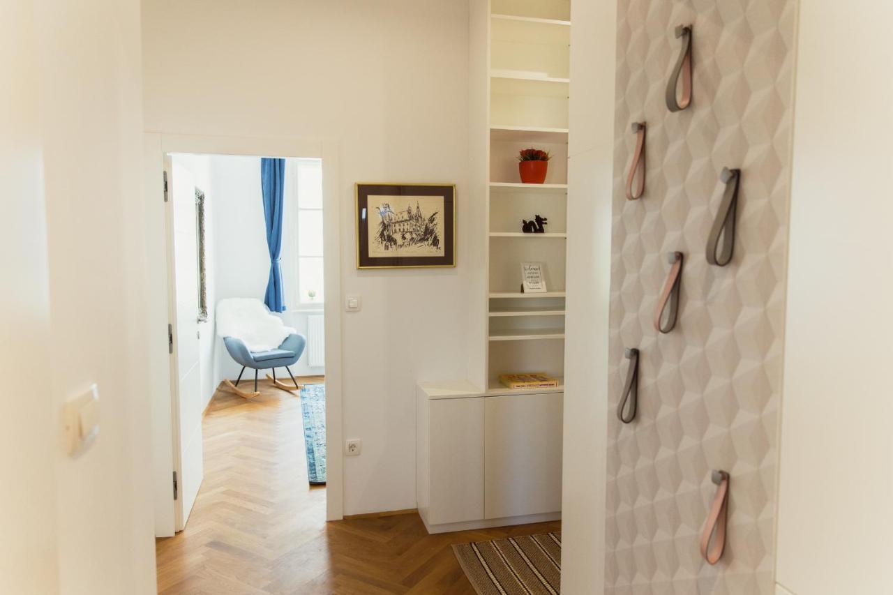 Top Location City Centre Condo In Historic Building With Free Garage Parking Ljubljana Exteriör bild